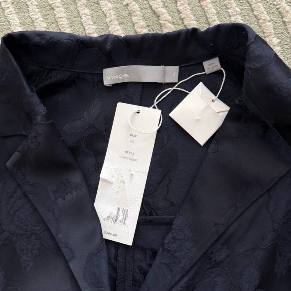 Vince Floral Jacquard Top NWT - Picture 5 of 8